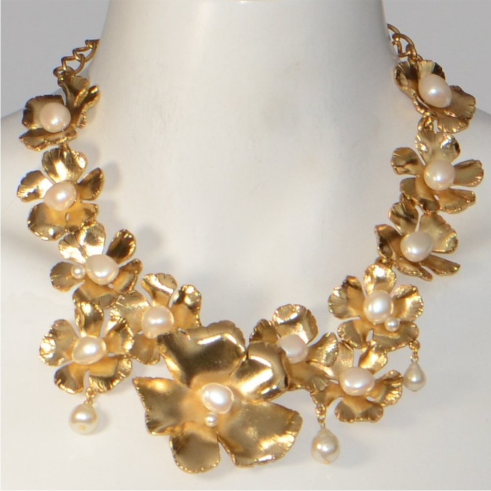 Oscar de la Renta Gold-tone Pearl Flower Necklace